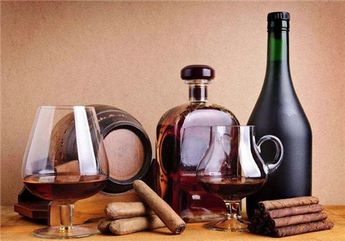 法兰奇酒业加盟品牌特色：上等选材酿造，口碑好销量高